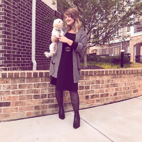 Meet your Posher, Chloe - Picture 3 of 7